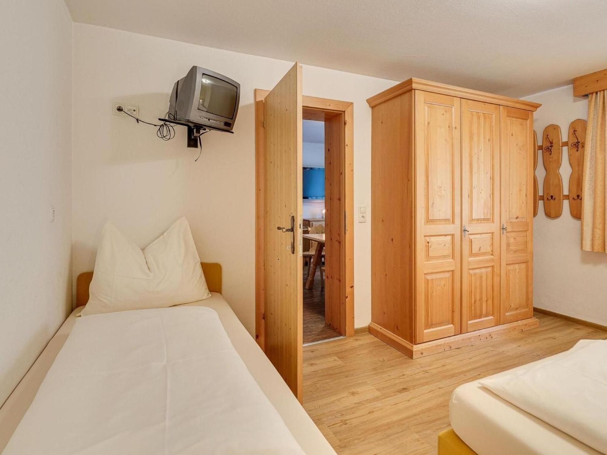 Apartment In Fuegen With A Garden מראה חיצוני תמונה